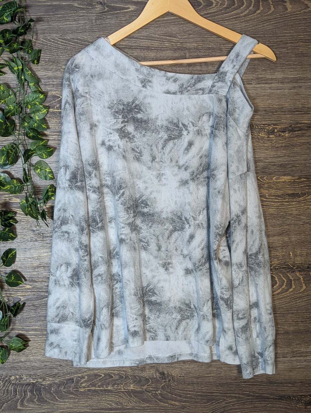 Kaileigh Gray Abstract One Shoulder Long Sleeve Top